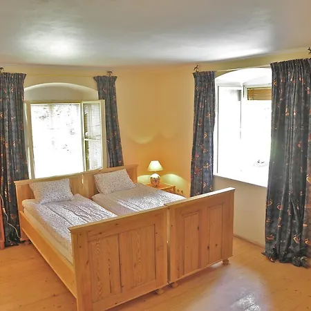 Pleasant In With Courtyard Holiday home